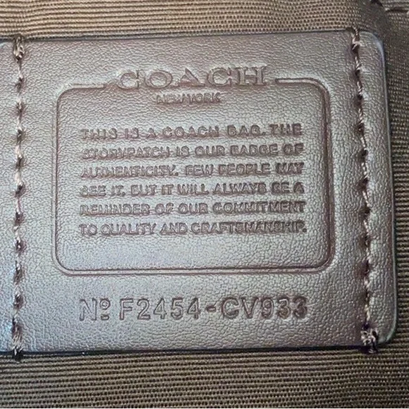 coach Teri Shoulder Bag In Signature Canvas - Picture 7 of 7